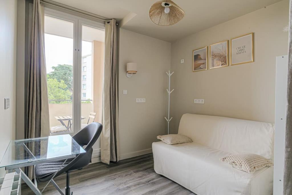Le Pressense, Ideal Sejour Pro Ou Familiale Vénissieux Exterior foto