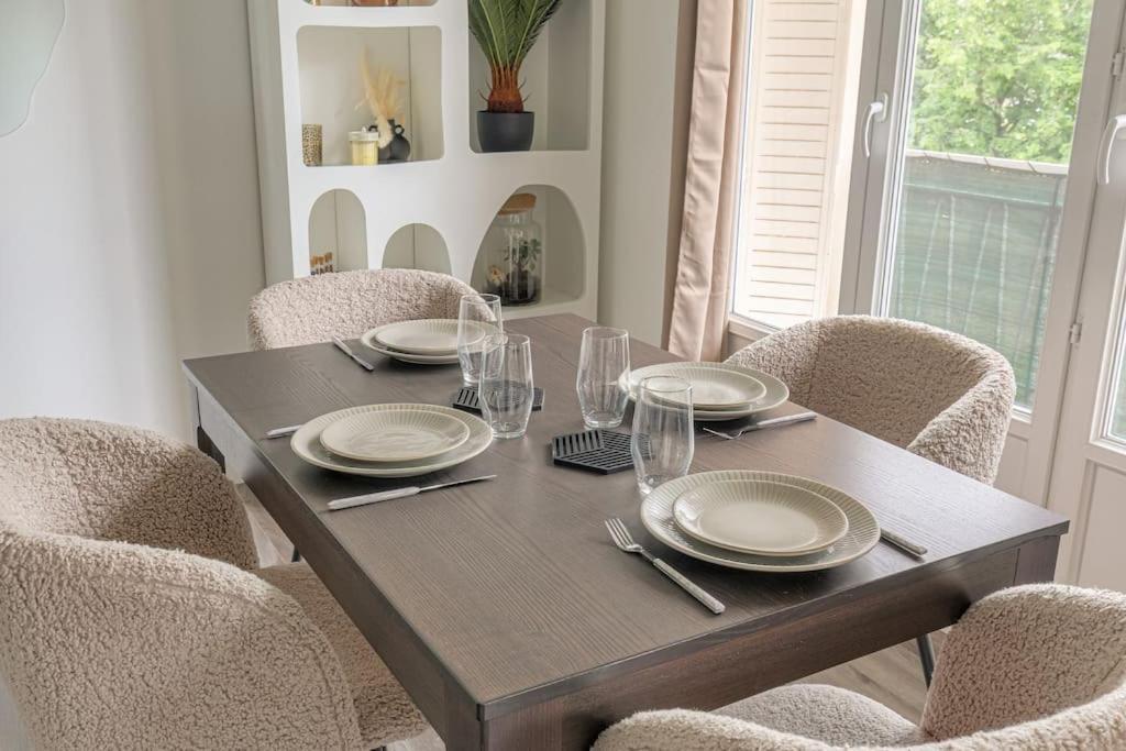 Le Pressense, Ideal Sejour Pro Ou Familiale Vénissieux Exterior foto