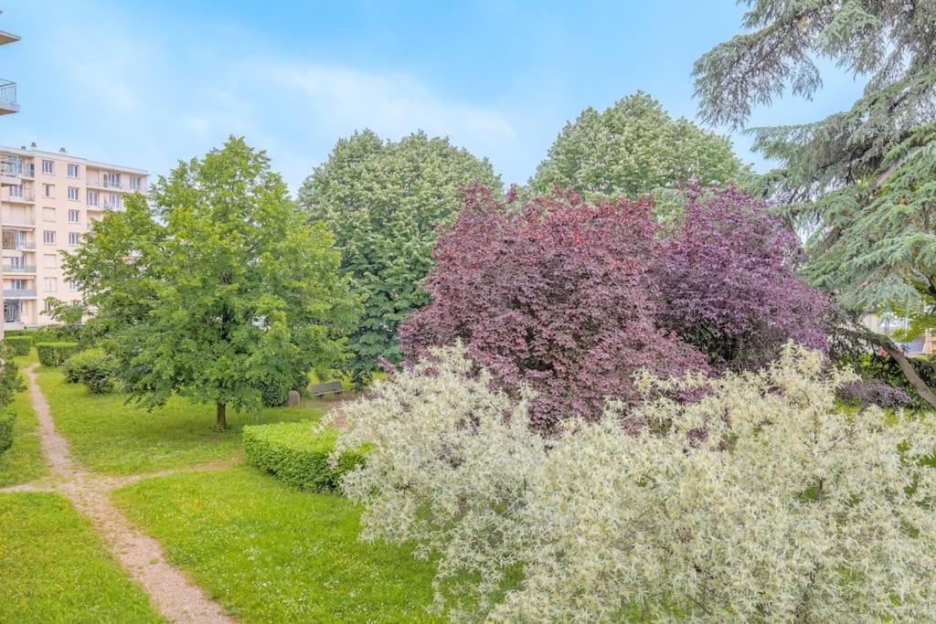 Le Pressense, Ideal Sejour Pro Ou Familiale Vénissieux Exterior foto